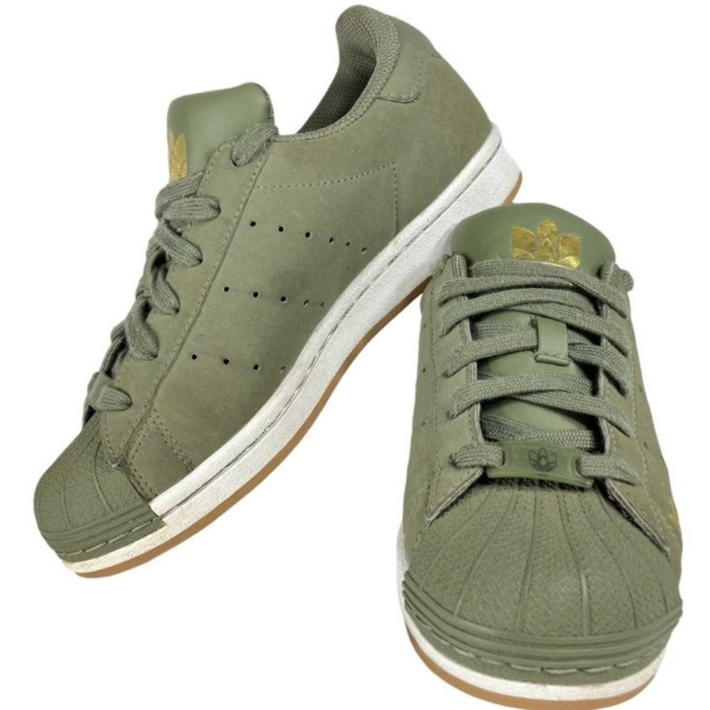 Adidas army green shoes. size 4